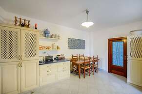 Villa Elena by Myvillacollection