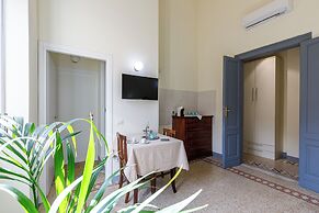 Onlyrooms IV - Sea View & Free Parking