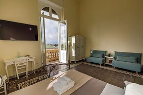 Onlyrooms IV - Sea View & Free Parking