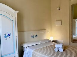 Onlyrooms IV - Sea View & Free Parking