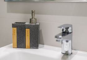 Onlyrooms IV - Sea View & Free Parking