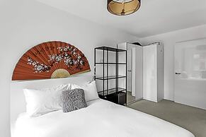 Stylish Flat In Battersea Reach