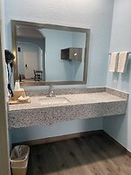 Super Stay Inn By OYO Humble IAH East