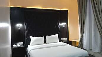 Wizy Hyatt Hotel