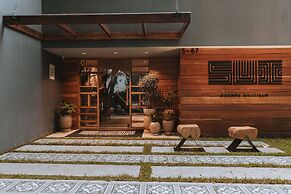 Sui Posada Boutique