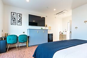 Rhapsody in View Boutique Hotel