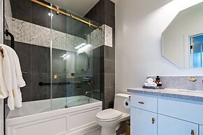 Rhapsody in View Boutique Hotel