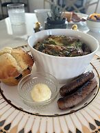 Rhapsody in View Boutique Hotel