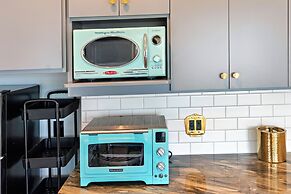 Rhapsody in View Boutique Hotel