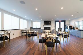 Rhapsody in View Boutique Hotel