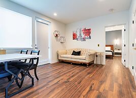 Rhapsody in View Boutique Hotel