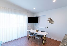 Rhapsody in View Boutique Hotel