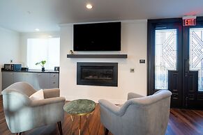 Rhapsody in View Boutique Hotel