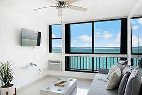 Maria Beach 1BDR Oceanfront Pool Parking
