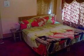 Goroomgo New Green View Srinagar