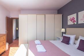 Koralia Vacation House