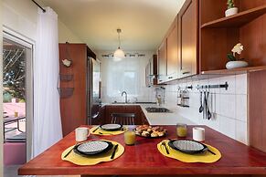 Koralia Vacation House