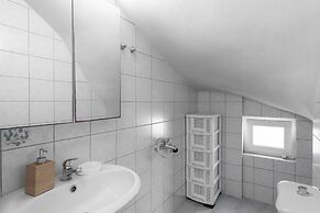 Koralia Vacation House