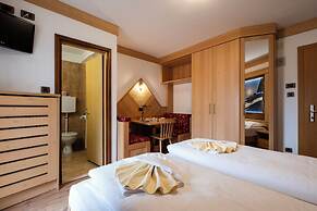 BERG HOTEL LATEMAR SPITZE