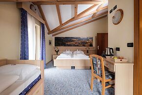 BERG HOTEL LATEMAR SPITZE