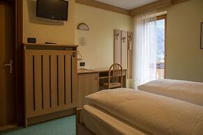 BERG HOTEL LATEMAR SPITZE