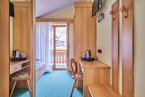 BERG HOTEL LATEMAR SPITZE