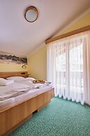 BERG HOTEL LATEMAR SPITZE
