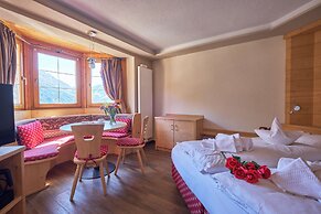 BERG HOTEL LATEMAR SPITZE