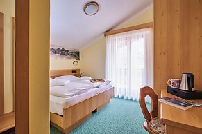 BERG HOTEL LATEMAR SPITZE