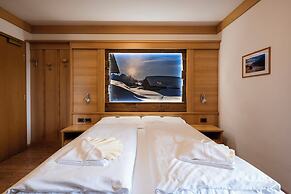 BERG HOTEL LATEMAR SPITZE