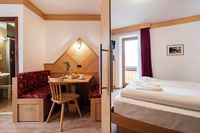 BERG HOTEL LATEMAR SPITZE