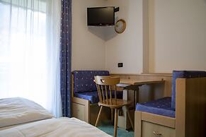 BERG HOTEL LATEMAR SPITZE