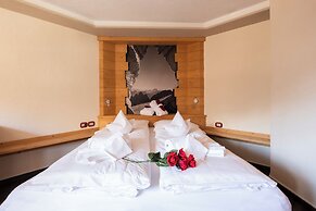 BERG HOTEL LATEMAR SPITZE