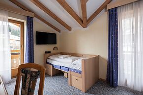 BERG HOTEL LATEMAR SPITZE