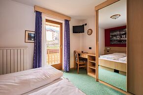 BERG HOTEL LATEMAR SPITZE