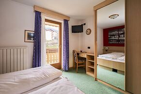 BERG HOTEL LATEMAR SPITZE