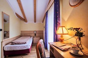 BERG HOTEL LATEMAR SPITZE