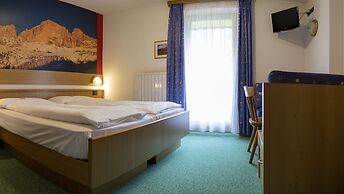 BERG HOTEL LATEMAR SPITZE