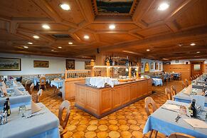 BERG HOTEL LATEMAR SPITZE
