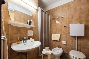 BERG HOTEL LATEMAR SPITZE