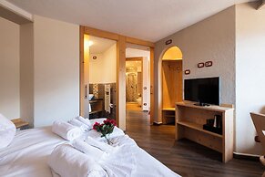 BERG HOTEL LATEMAR SPITZE