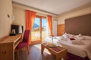 BERG HOTEL LATEMAR SPITZE