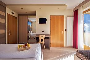 BERG HOTEL LATEMAR SPITZE