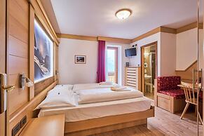 BERG HOTEL LATEMAR SPITZE