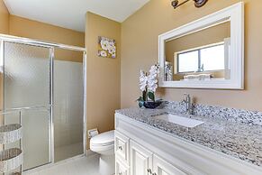 Near Beaches: Pet-friendly Sunrise Escape w/ Patio