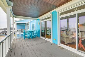 Atlantic Beach Retreat w/ 2 Decks: Steps to Beach!