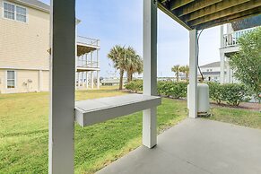 Atlantic Beach Retreat w/ 2 Decks: Steps to Beach!