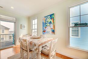 Atlantic Beach Retreat w/ 2 Decks: Steps to Beach!