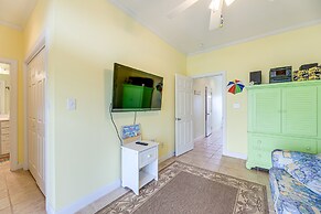 Atlantic Beach Retreat w/ 2 Decks: Steps to Beach!