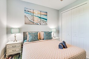 8 Mi to Dtwn: Canalfront Home in Cape Coral!